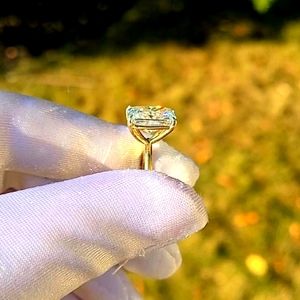 Solid 18k gold 5ct radiant moissanite ring
